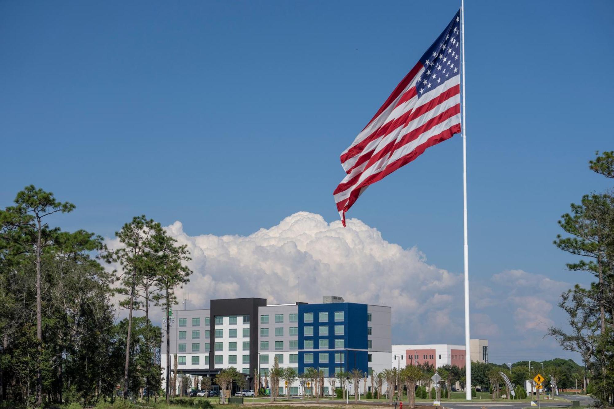 Holiday Inn Express & Suites Fort Walton Beach - Eglin Area By Ihg Exterior foto